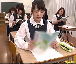 Abe mikako bekommt massives bukkake gesicht im klassenzimmer kontinuierliche abspritzen fantastische jav szene
