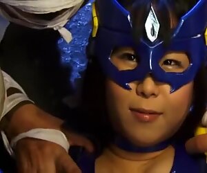 Kívánós japán kurva Mikan Kururugi csodálatos fétisben, tinik jav jelenetben