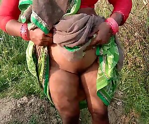 Indisk village bhabhi skide udendørs sex på hindi